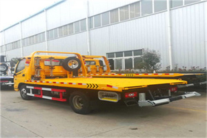 贡嘎附近拖车救援搭电